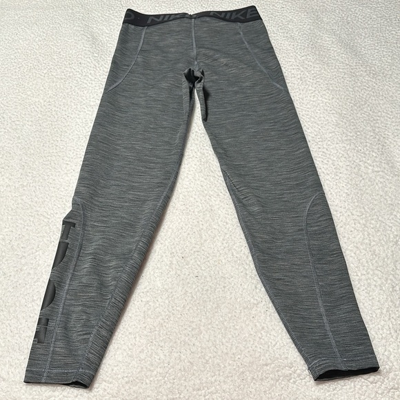 Nike Pro Ladies Gray Capri Leggings, EUC (Wore Once), Size Small - Picture 7 of 10